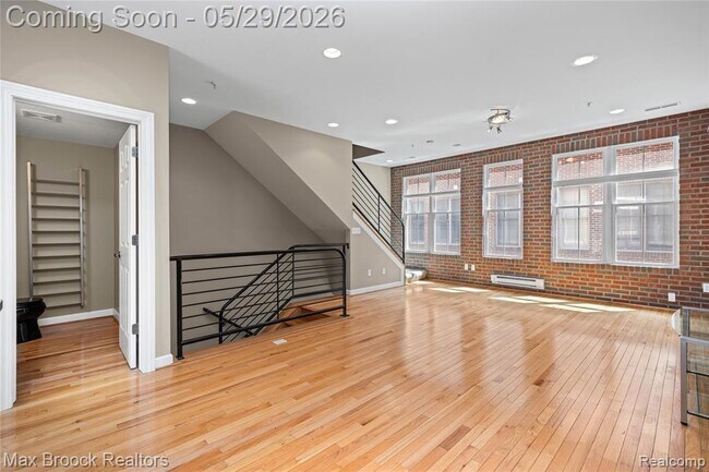 Building Photo - 420 Lewis Ct