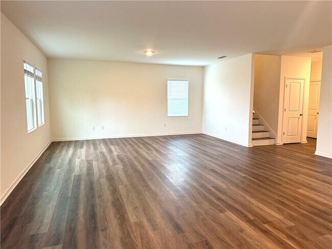 Building Photo - 119 Pond Ct