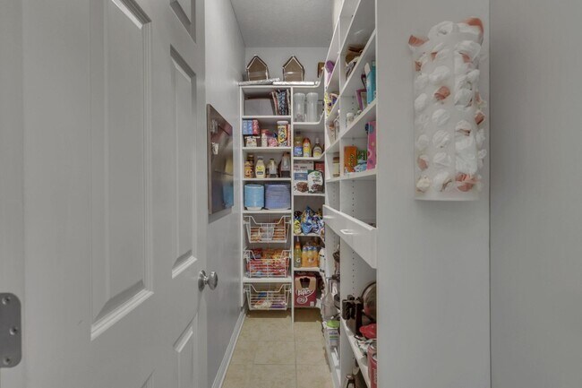 Building Photo - 7097 Pleasant Colony Cir