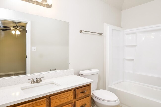 Building Photo - 7073 Gleneagles Dr