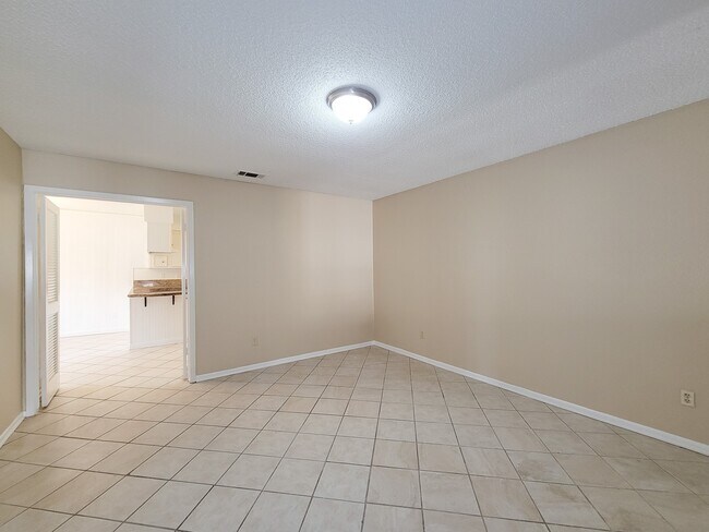 Building Photo - 2710 Quail Creek Dr