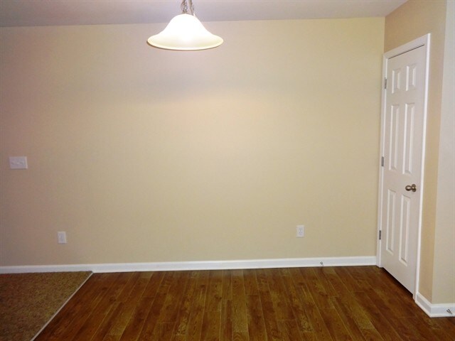 Building Photo - 1131 Moss Grove Dr