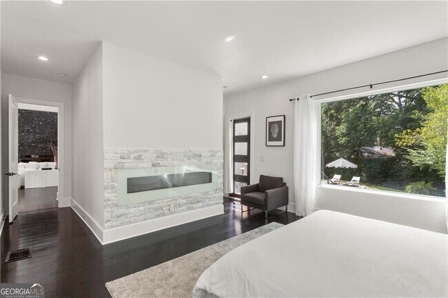 Building Photo - 1756 N Akin Dr NE