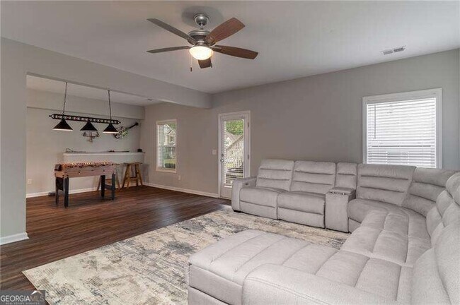 Building Photo - 301 Cochin Dr