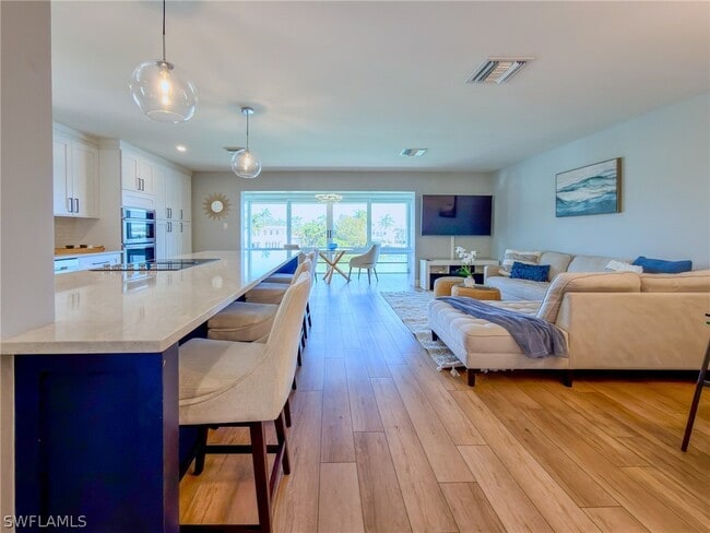 Building Photo - 1910 Gulf Shore Blvd N