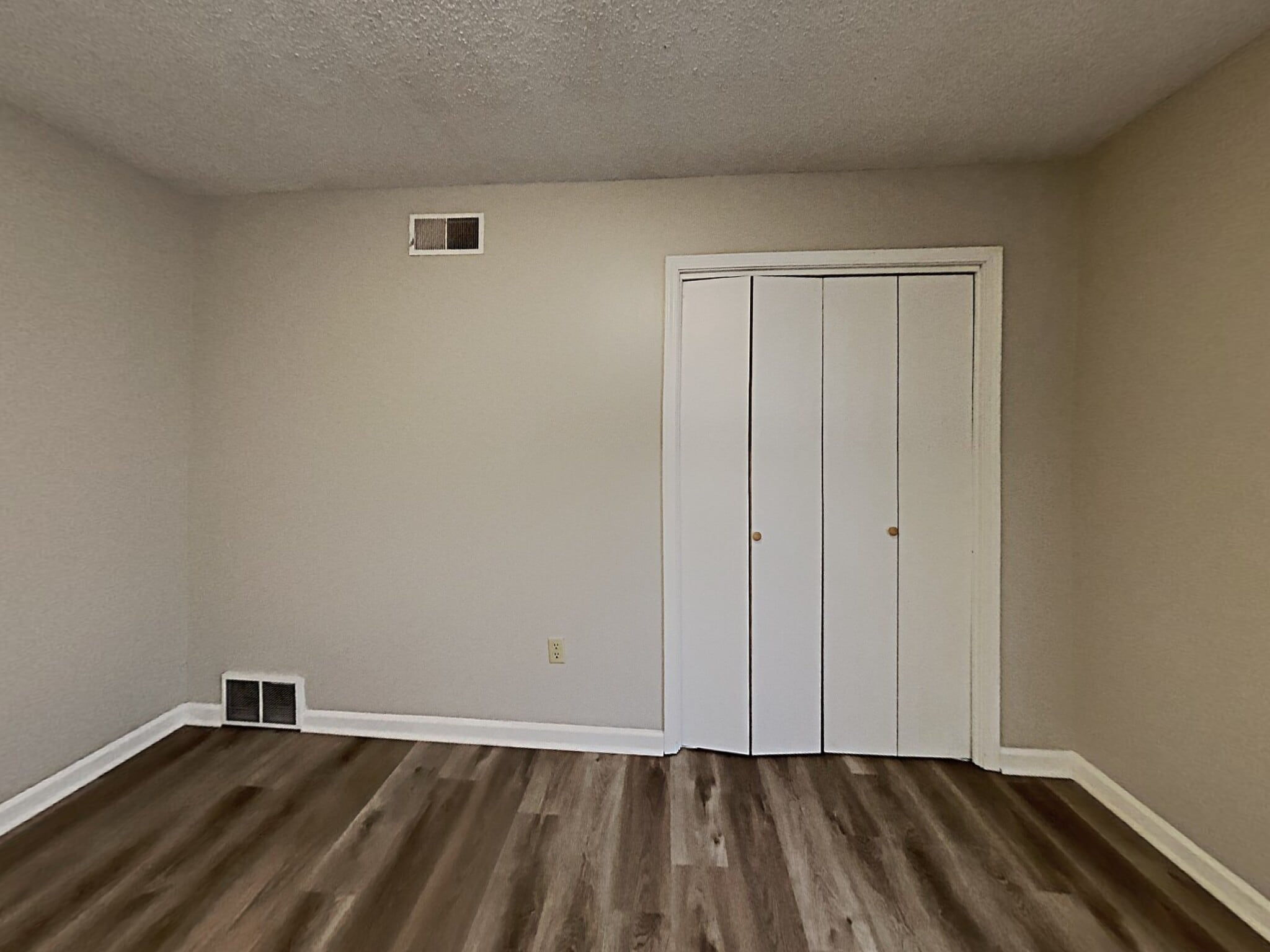 Building Photo - 8401 Southernwood Cove