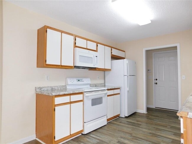 Building Photo - 13 Vista Ct