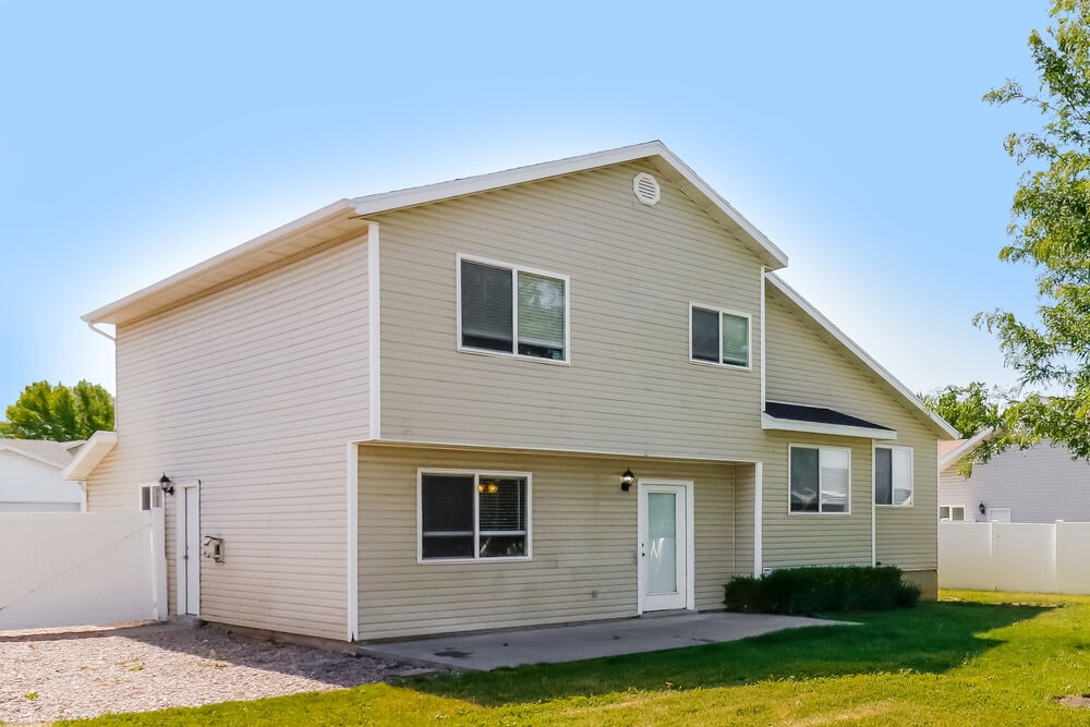 Building Photo - 2189 N 50 W