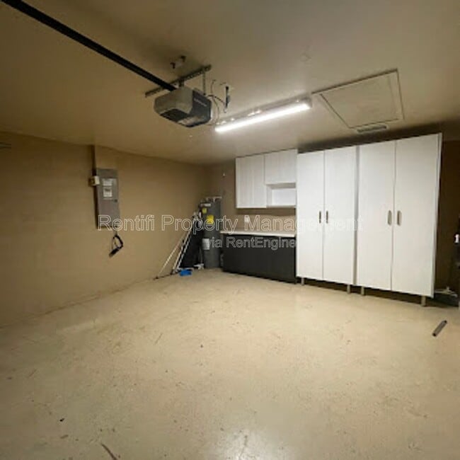 Building Photo - 1710 SW 10th Pl