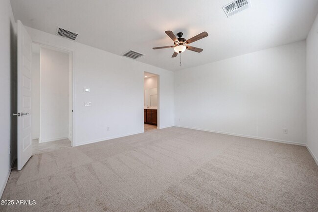 Building Photo - 14831 W Cottontail Ln