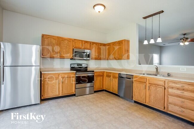 Building Photo - 15541 Outside Trail