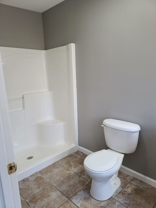Building Photo - 3 Bedroom 2 1/2 bath Townhome for Rent in ...