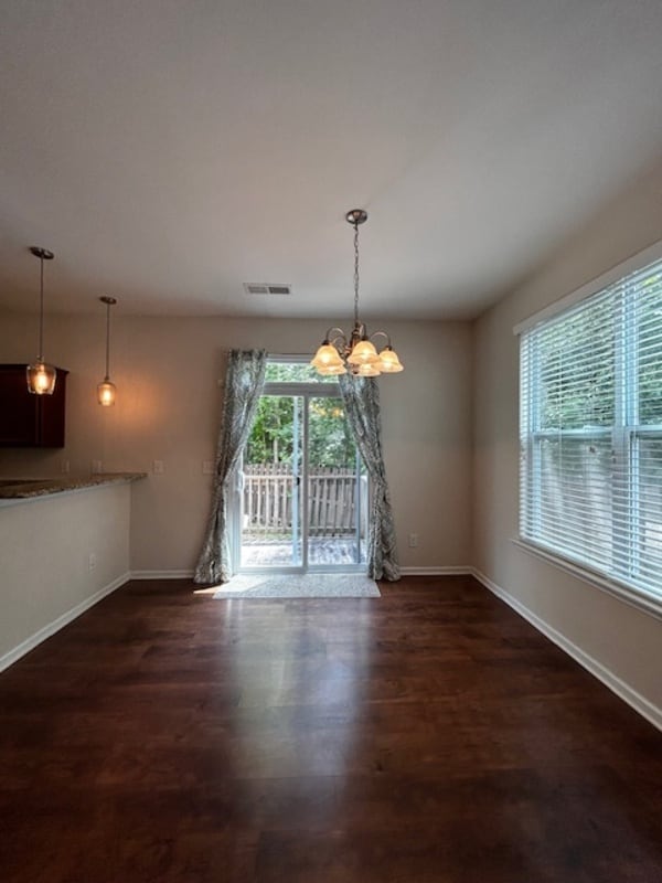 Building Photo - 257 Chesterton Dr