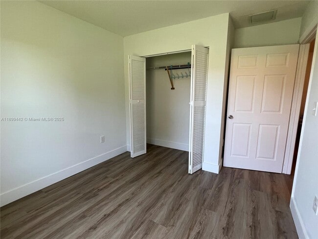 Building Photo - 1347 NE 111th St