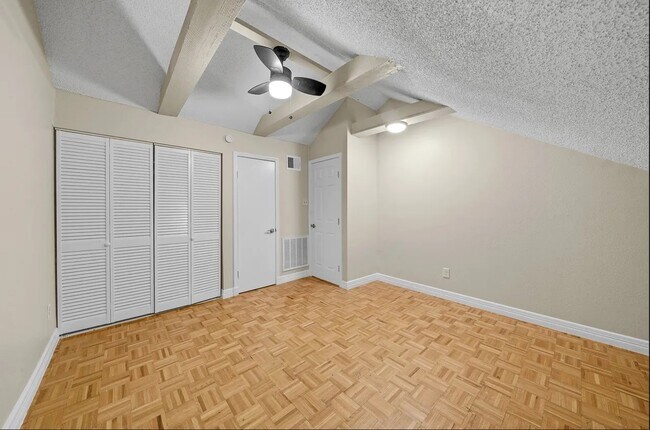 Building Photo - 8427 Sands Point Dr