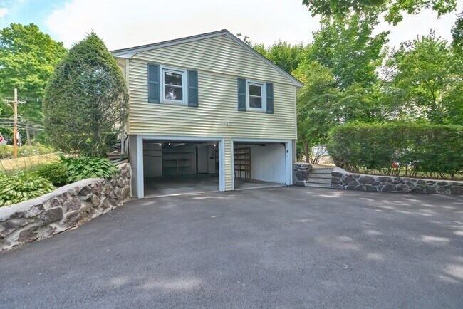 Building Photo - 4 Edgemont Ave