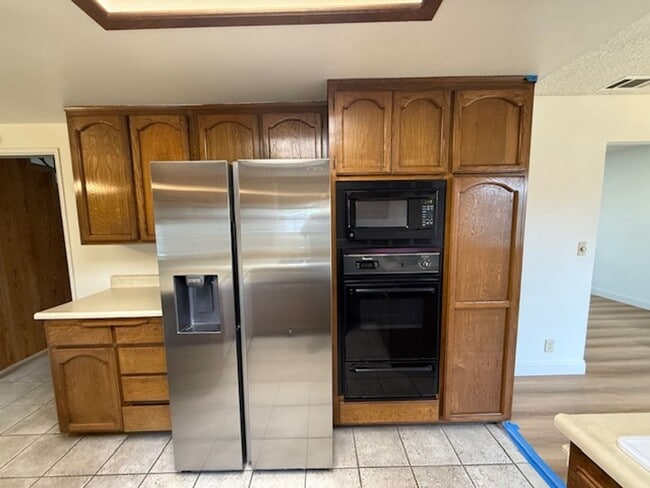 Building Photo - ***READY FOR IMMEDIATE OCCUPANCY*** 3BD/2.5BA HOME IN ARTESIA***