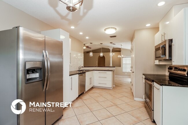 Building Photo - 3173 Parkhill Ave