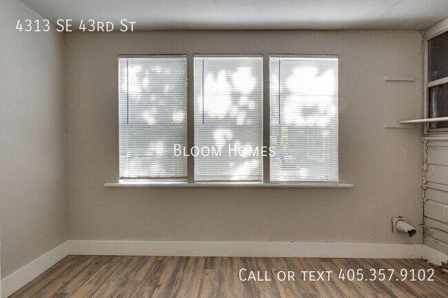 Building Photo - 4313 SE 43rd St