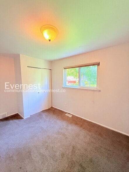 Building Photo - 4224 Frazho Rd