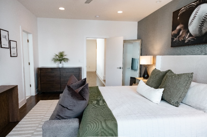 Building Photo - 407b 35th Ave N