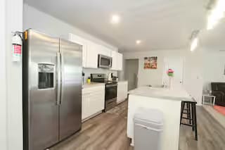 Building Photo - Room in Duplex on Skipjack Ln