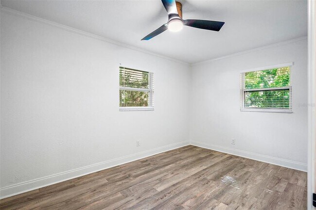 Building Photo - 779 12th Ave N