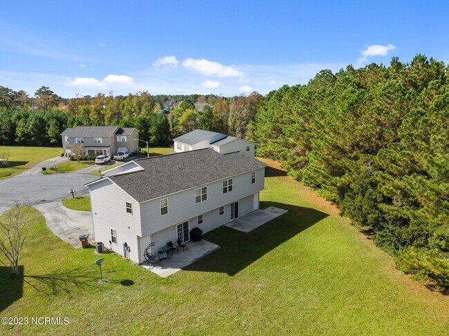 Building Photo - 104 E Coopers Ct