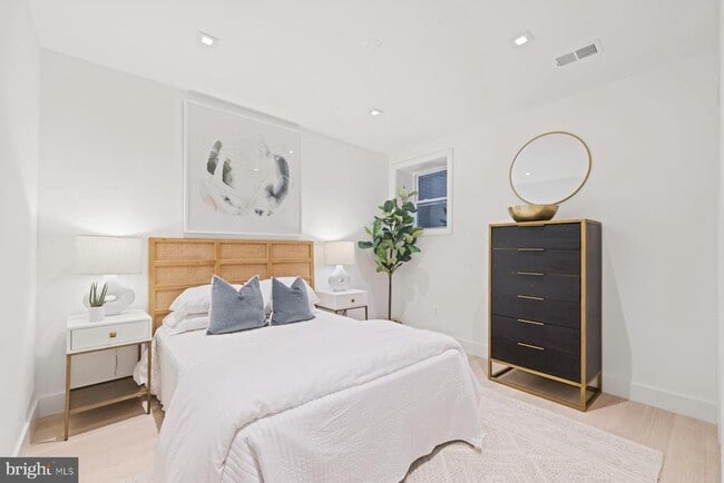 Building Photo - 1525 P St NW