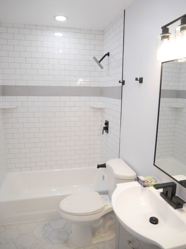 Building Photo - Modern Comfort Meets Prime Location: 3-Bedroom, 4-Bathroom Gem in Parkville, MD!