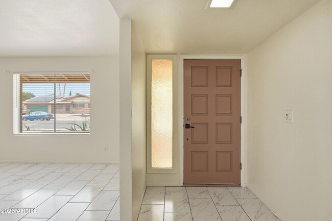 Building Photo - 4731 W Paradise Ln