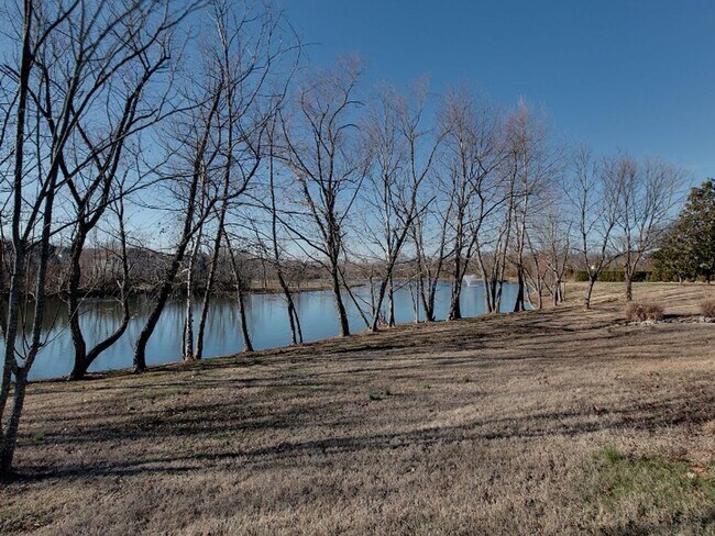 Building Photo - Coming soon! One level living in Franklin-Willow Springs