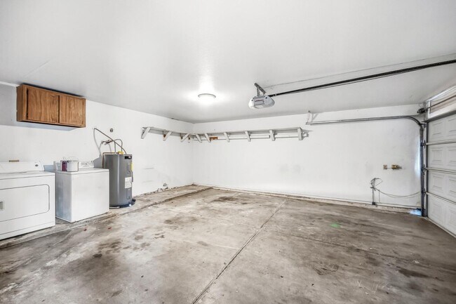 Building Photo - 860 S Rio Dr