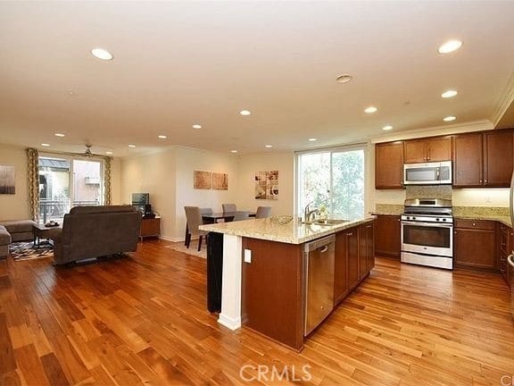 Building Photo - 533 Rockefeller