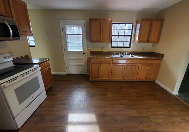 Building Photo - 6414 Tradewinds Dr