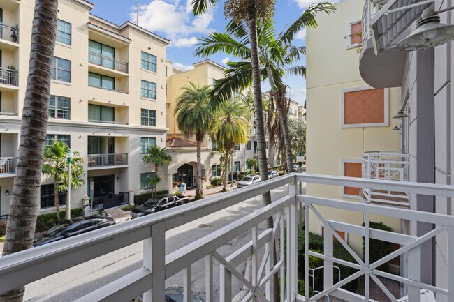 Building Photo - 12 SE 1st Ave