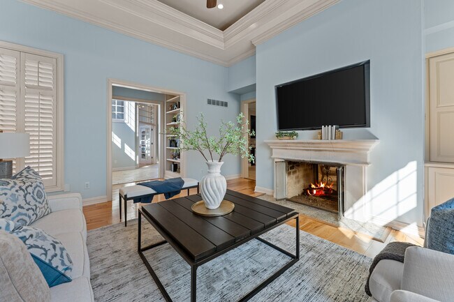 Building Photo - 12932 Sunset Bluff Ct