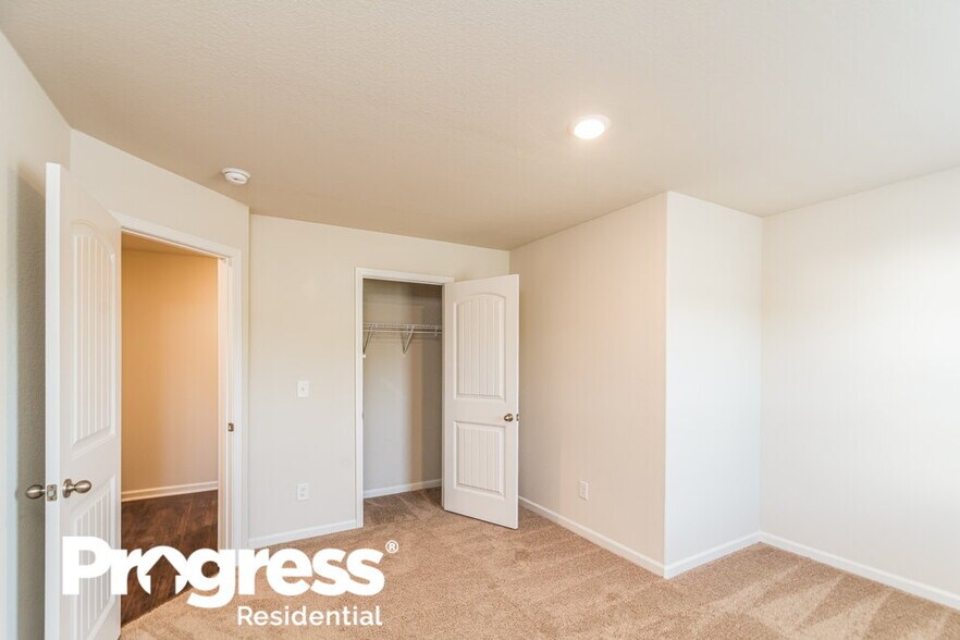 Building Photo - 85 Shallow Dr
