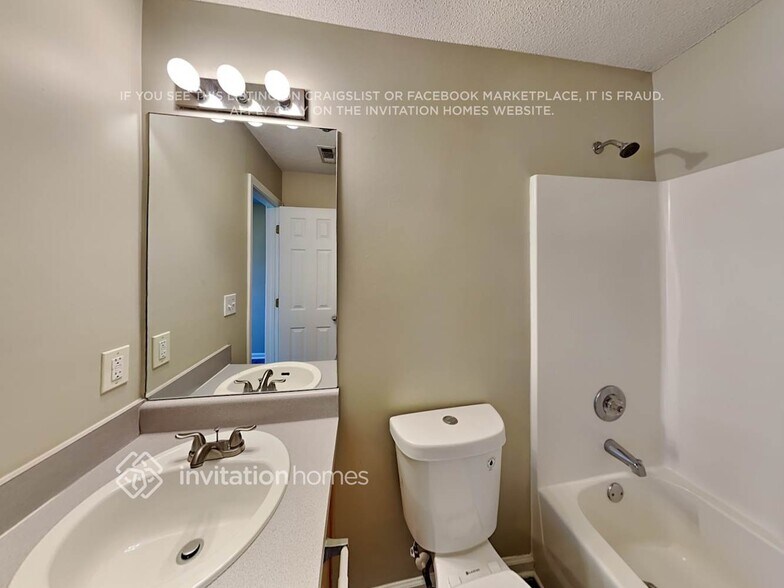 Building Photo - 401 Legend Creek Point