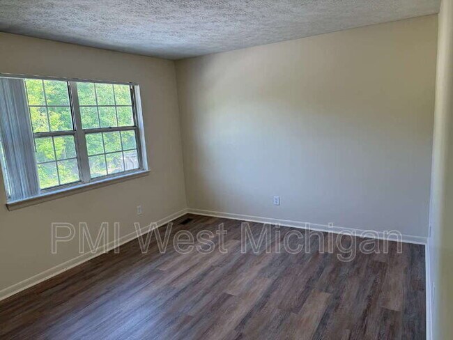 Building Photo - 4254 Bond St