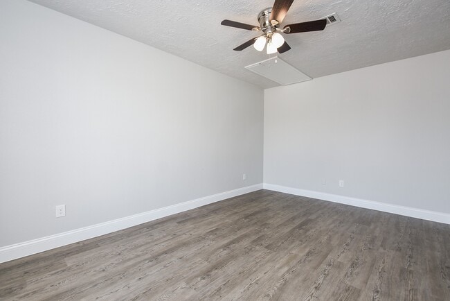 Building Photo - 13151 Walden Rd