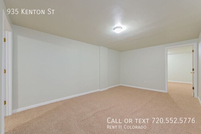 Building Photo - 935 Kenton St