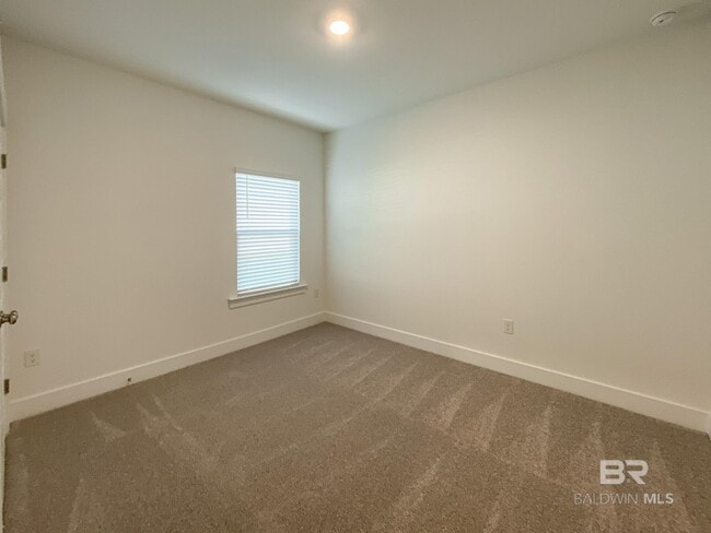 Building Photo - 510 Hardwood Ave