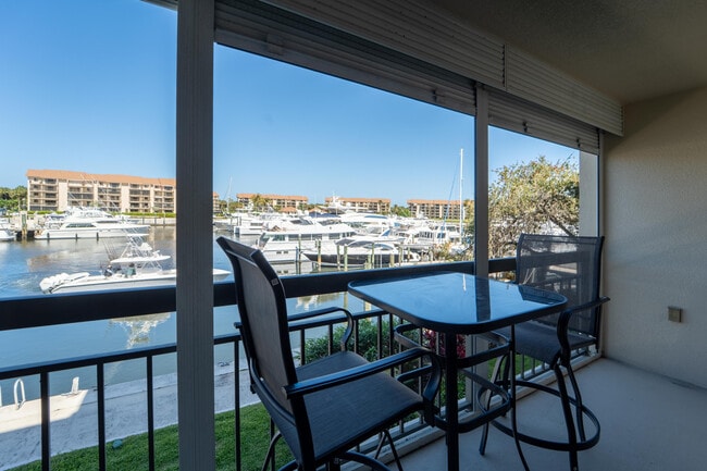 Building Photo - 2501 Marina Isle Way