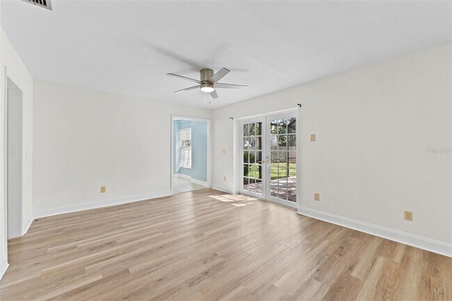 Building Photo - 1908 N Village Ave