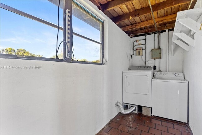 Building Photo - 10605 SW 112th St