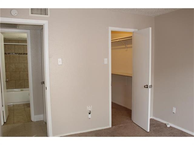 Building Photo - 8110 Skillman St