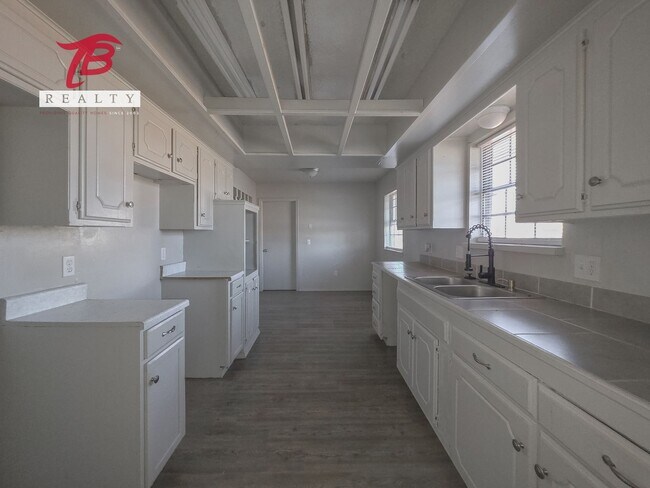 Building Photo - 6811 Lyrewood Ln