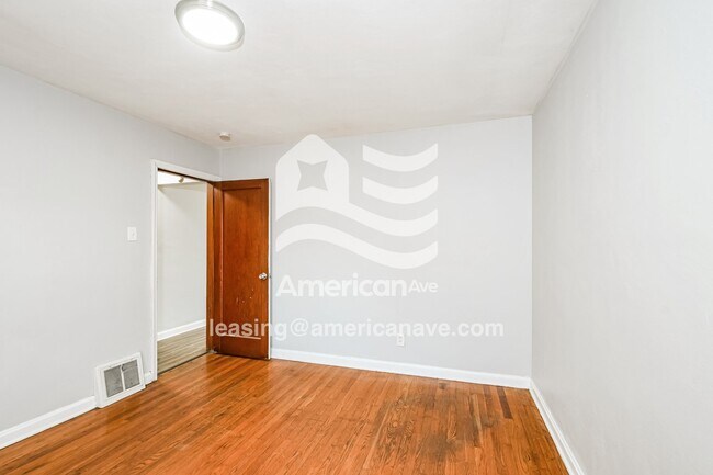 Building Photo - 1143 Charbonier Rd