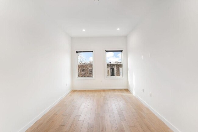 Building Photo - 355 Claremont Ave